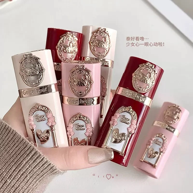 رژگونه مایع Gege Bear مدل لاکچری قصر سلطنتی 
