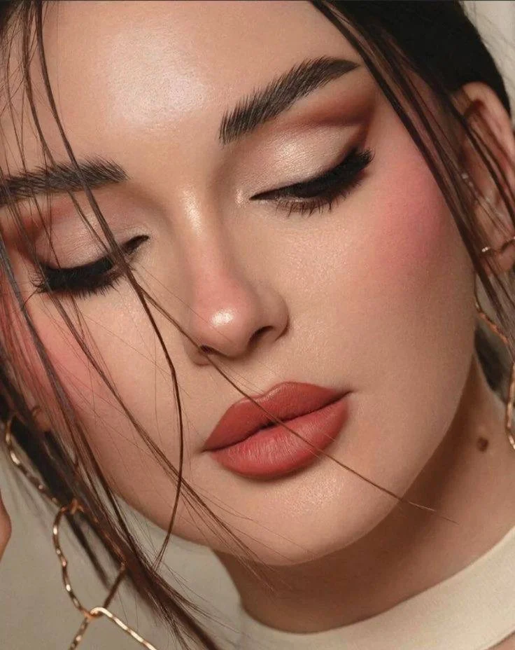 خط چشم مایع مات رومانتیک - تصویر 3